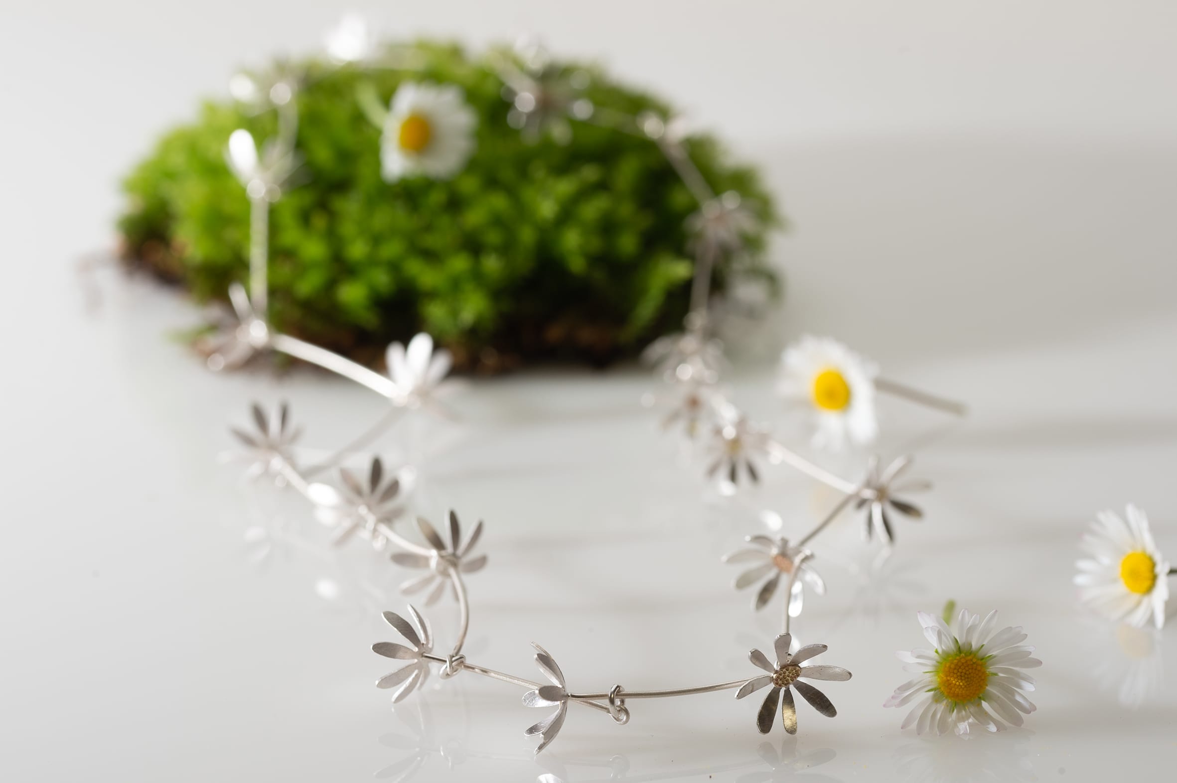 a decorative daisy chain